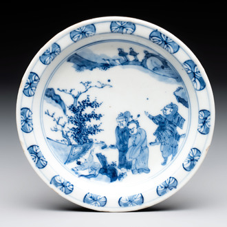 A Chinese blue and white ko-sometsuke 'Oath of the Peach Garden' saucer dish, Yin Sheng Jia Qi 寅生佳器 mark, 19th C.