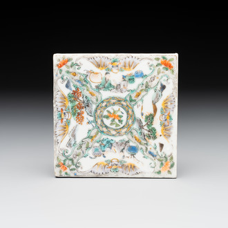 A Chinese Canton famille verte tile, 19th C.