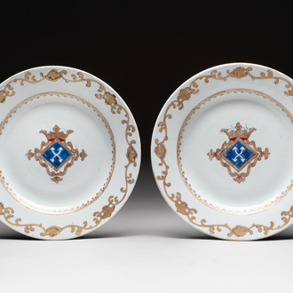 A pair of Chinese armorial plates with an unidentified coat of arms, Qianlong