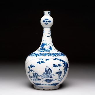 A blue and white Dutch Delft chinoiserie Transitional-style bottle vase, 18th C.