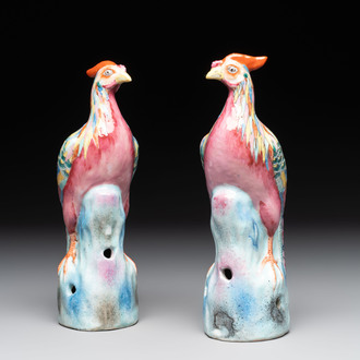 A pair of Chinese famille rose models of pheasants, 18/19th C.