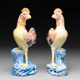 A pair of Chinese polychrome-glazed models of roosters, 18/19th C.