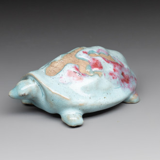 A Chinese jun-type purple-splashed model of a turtle, 17/18th C.