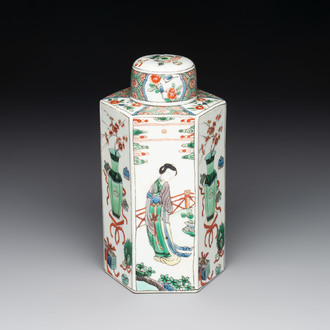 A Chinese famille verte hexagonal tea caddy and cover, 18/19th C.