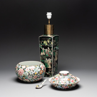 A Chinese famille rose 'mille-fleurs' water container, a covered bowl, a spoon and a famille noire vase mounted as lamp, Qianlong mark, 19/20th C.