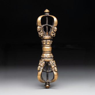 A Tibetan bronze vajra, 17/18th C.