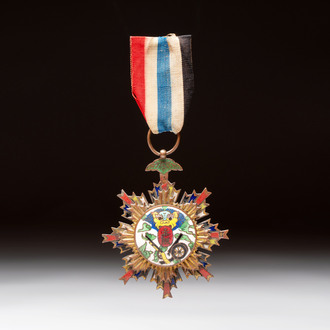 A Chinese 'Order of Extreme Bravery' medal (Order of the Golden Lion), inscribed Chi Dan 赤膽, Republic