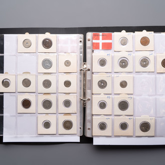 A large collection of 614 international coins, incl. coins from Germany, Norway, USA, UK, etc.