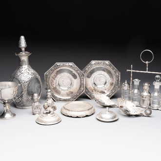 A varied collection of 12 Chinese export silver wares, 19/20th C.