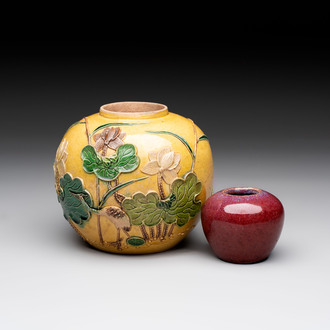 A Chinese verte biscuit 'Yi Lu Lian Ke 一路連科' jar and a flambé water pot, 18/19th C.
