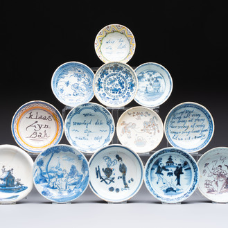 A varied collection of 13 Delftware saucers and bowls, 17/18th C.