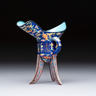 A Chinese Canton enamel tripod ritual wine vessel with bats and 'Shou' design, 'Jue 爵', 19th C.