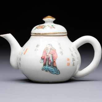 A Chinese famille rose 'Wu Shuang Pu' teapot and cover, 19th C.