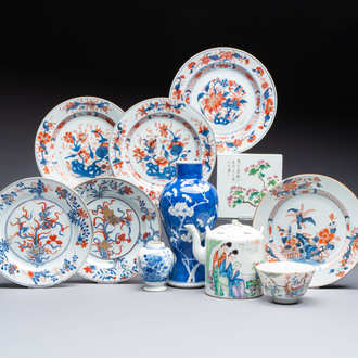 A varied collection of 11 Chinese porcelain wares, Kangxi and later
