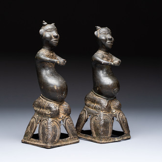 A pair of Vietnamese bronze figures, 19/20th C.
