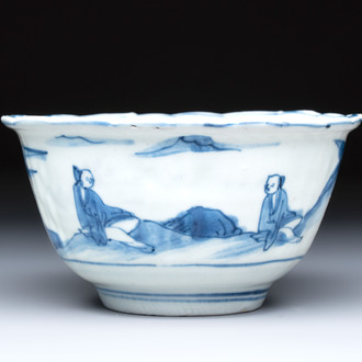 A Chinese blue and white 'Crow Cup' with figural design, Transitional period