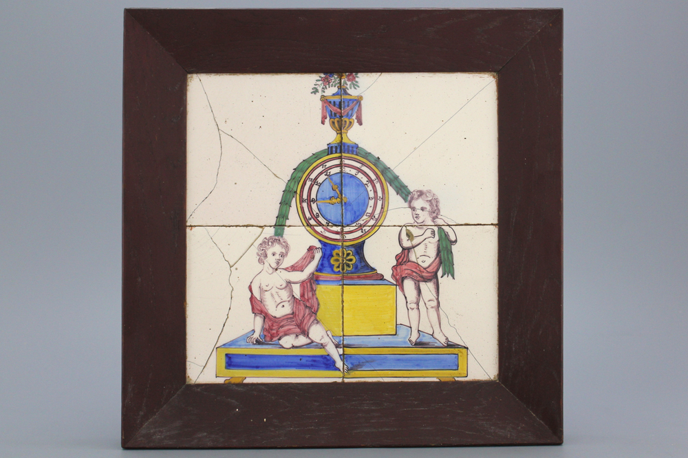 Tableau de carreaux en fa&iuml;ence de Delft, polychrome, d&eacute;cor d'horloge, probablement Utrecht, 19e