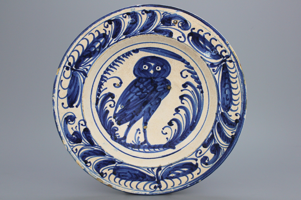 A blue and white Spanish Puente del Arzobispo plate with an owl, 1575-1600