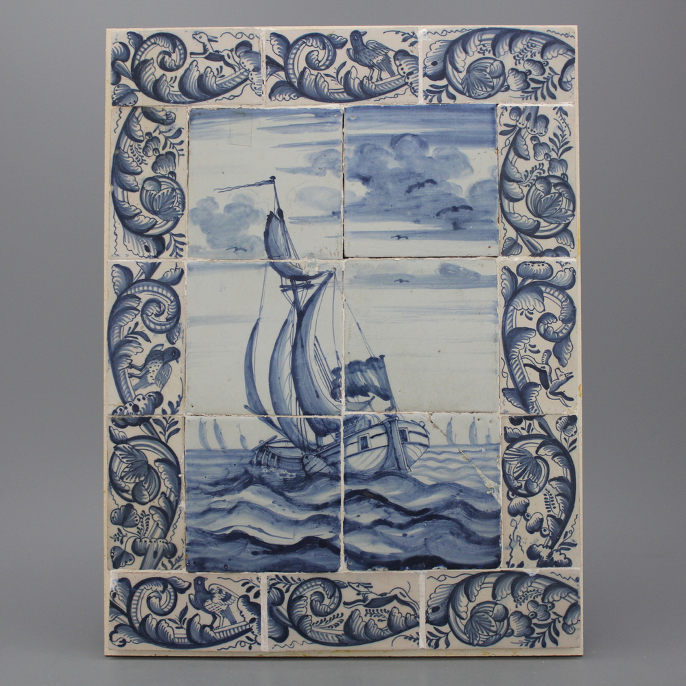 Tableau en fa&iuml;ence de Delft, d&eacute;cor bleu et blanc, bateau de p&egrave;che pour hareng, 18e
