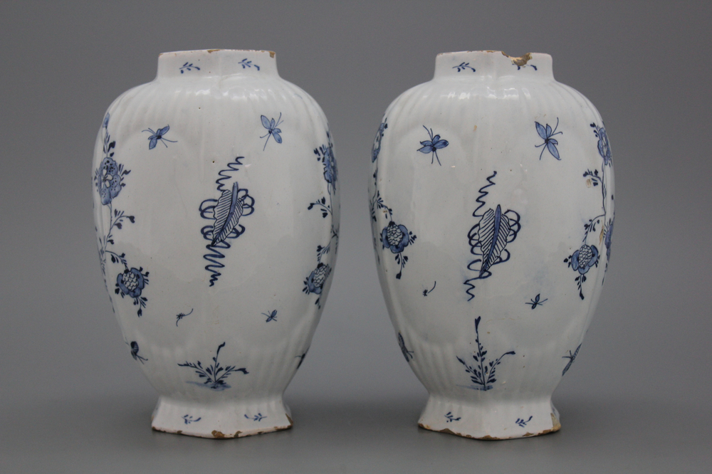 A pair of Dutch Delft blue and white vases, 18th C.