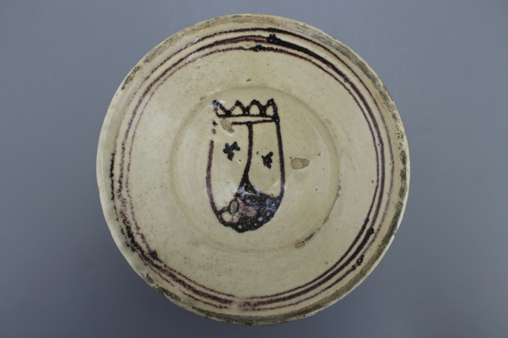 A very early Spanish armorial lusterware bowl, Valencia, 15th C.