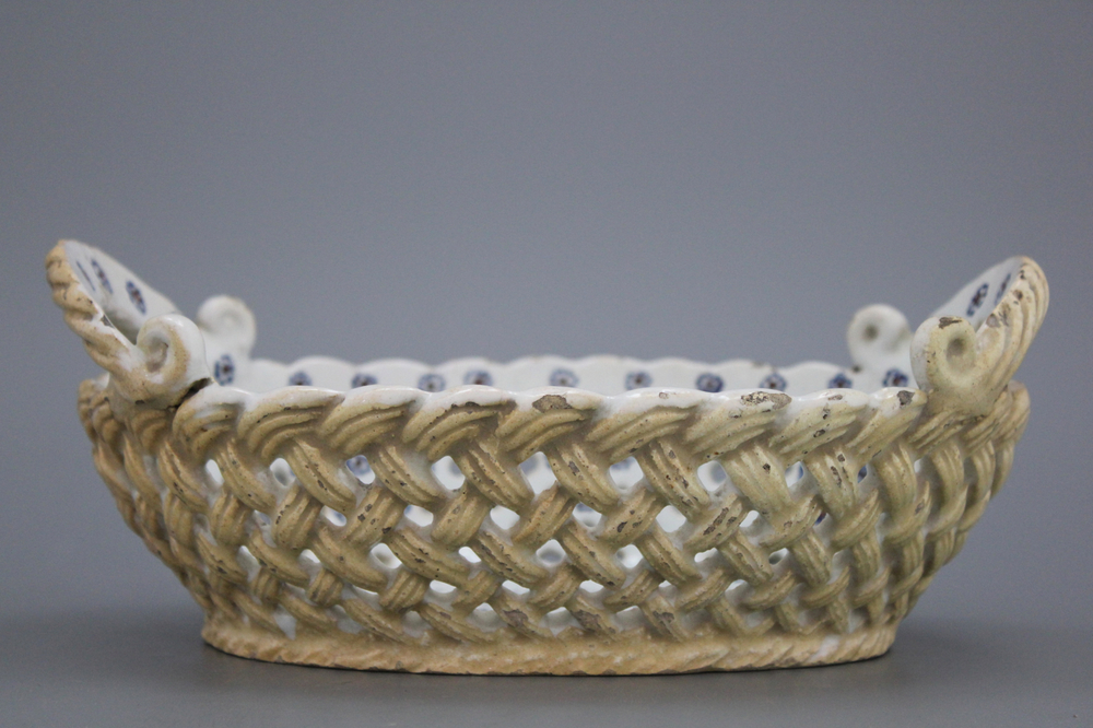 A Brussels faience two-handled oval ajour basket, 18th C.