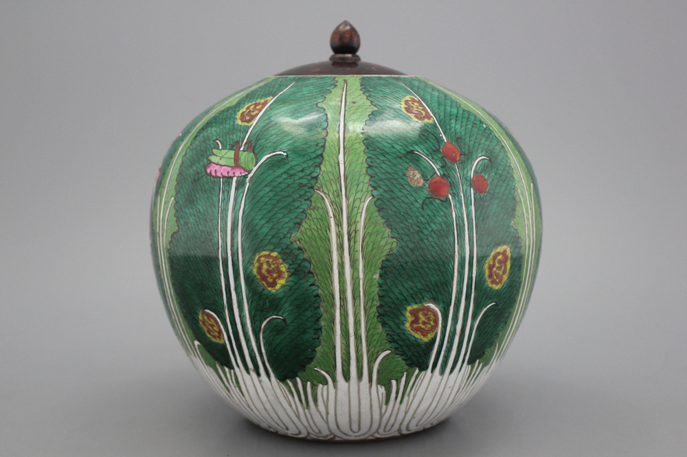 A Chinese porcelain ginger jar, 19th C.