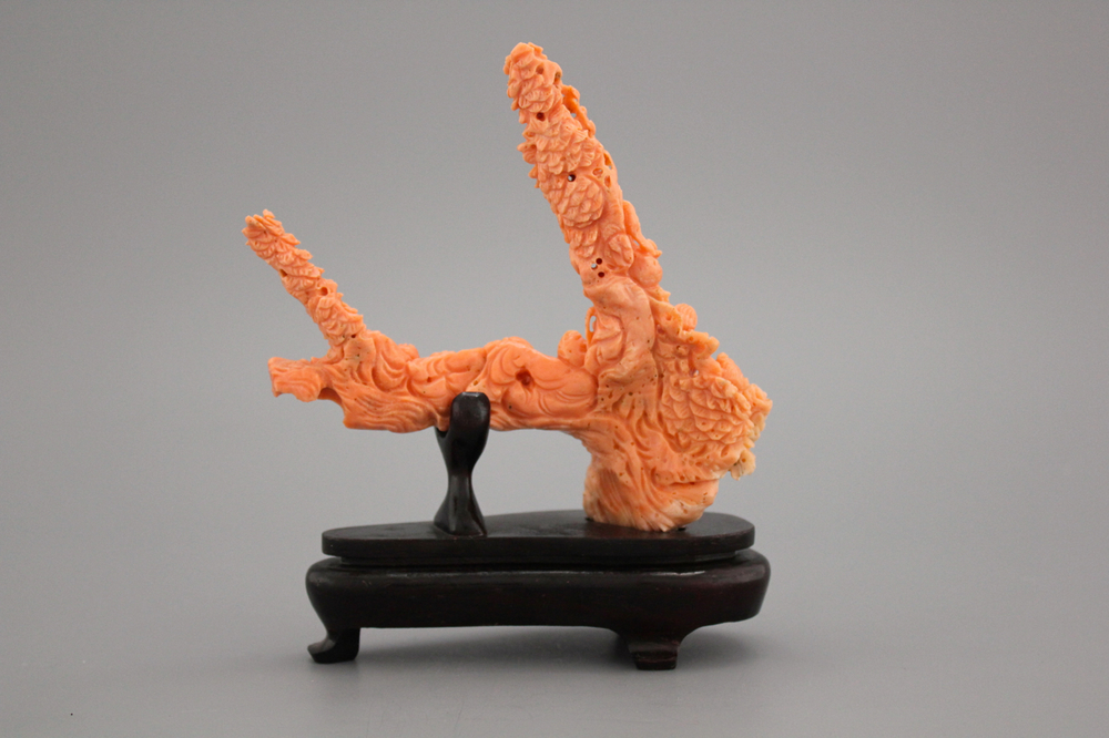 Groupe d'immortels en corail sculpt&eacute;, Chine, 19e