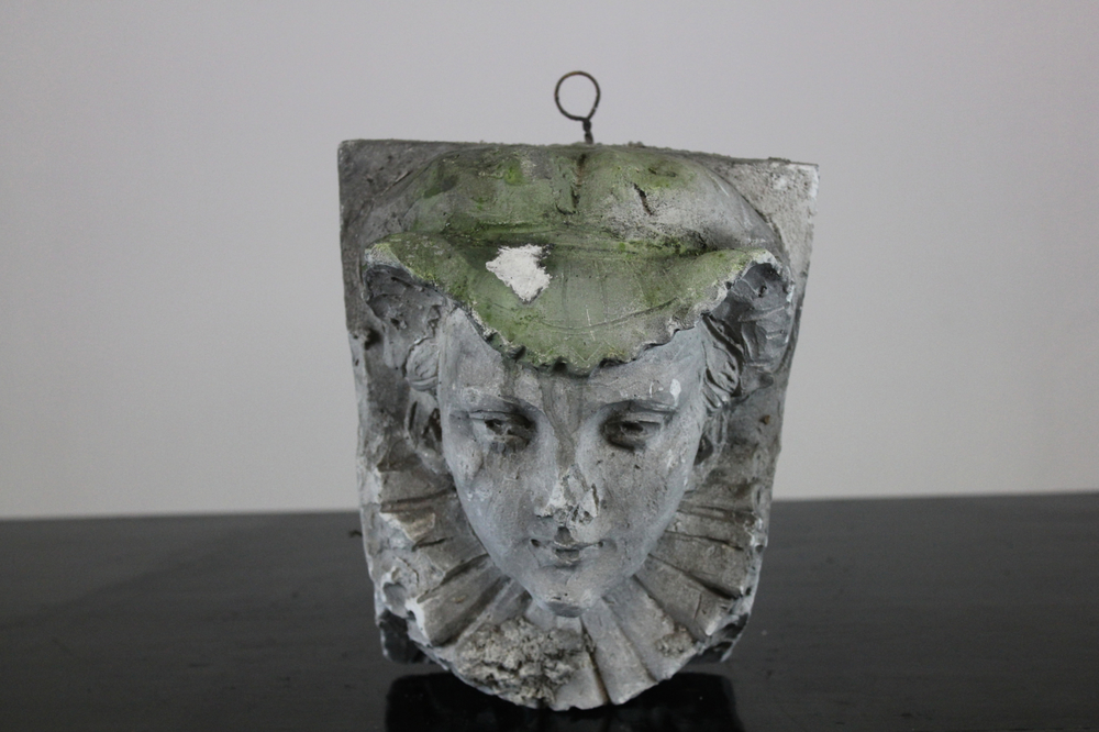 A pair of plaster casts of heads, workshop De Wispelaere, Bruges, 1st half 20th C.