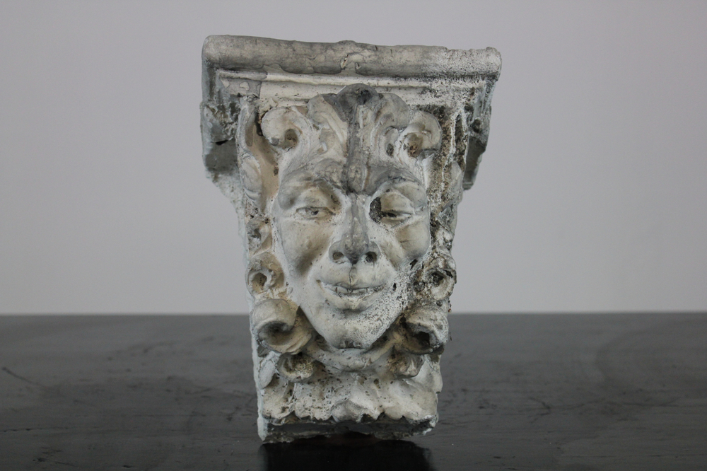 A plaster cast of an antique head, workshop De Wispelaere, Bruges, 1st half 20th C.