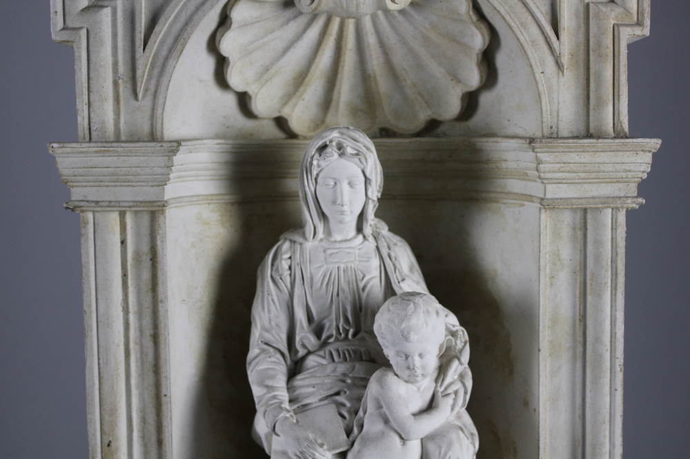  Vierge et l&rsquo;Enfant de Michel-Ange, moulure en pl&acirc;tre,  atelier De Wispelaere, Bruges, 1e moiti&eacute; 20e