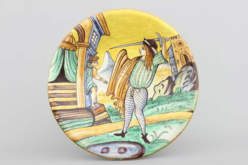A Montelupo maiolica dish with a charging soldier, 19th C.