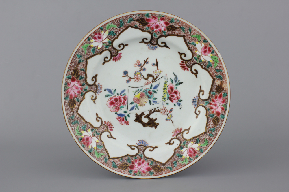 A Chinese porcelain famille rose plate, Yongzheng, 18th C.