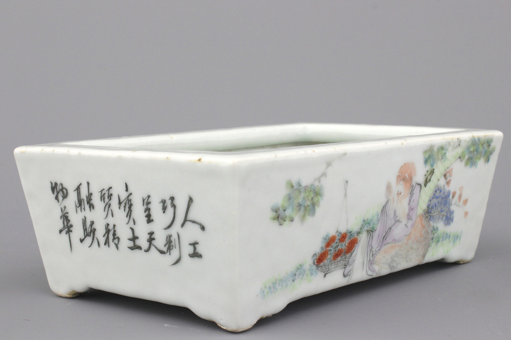 Coupe rectangulaire bonsai en porcelaine de Chine polychrome, style Qianjiang, 19e-20e
