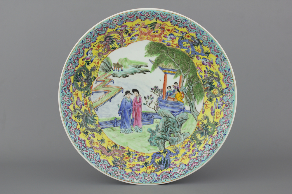A large Chinese porcelain famille rose charger, 20th C.