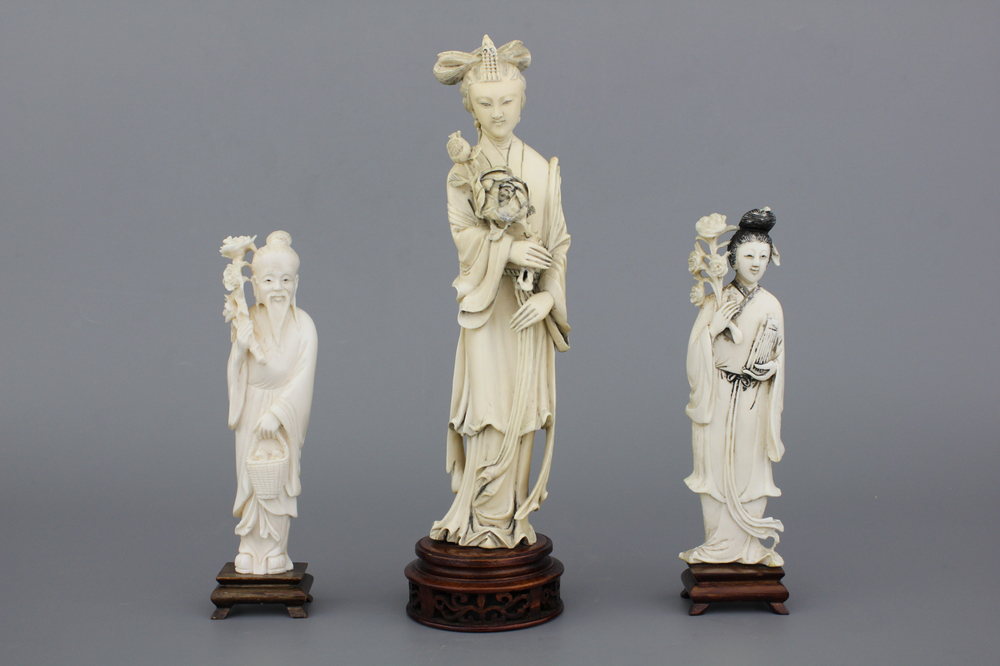 Groupe de 3 figures chinoises en ivoire sculpt&eacute;, 19e-20e