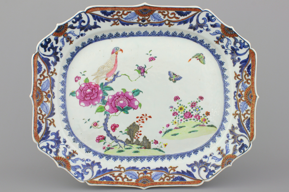 A large Chinese porcelain famille rose octagonal dish with an eagle, Qianlong, 18th C.