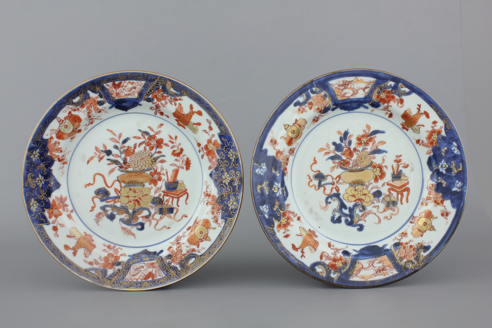 Paar Imari borden in Chinees porselein, Qianlong, 18e eeuw