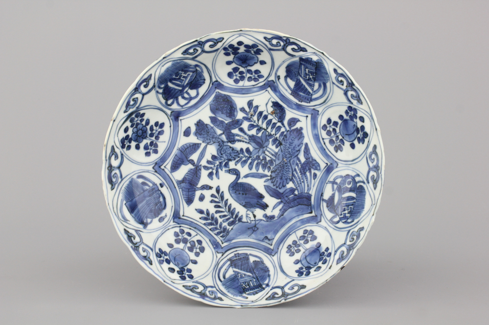 A Chinese porcelain blue and white Ming dynasty Wan-Li plate with a duck, 16th C.