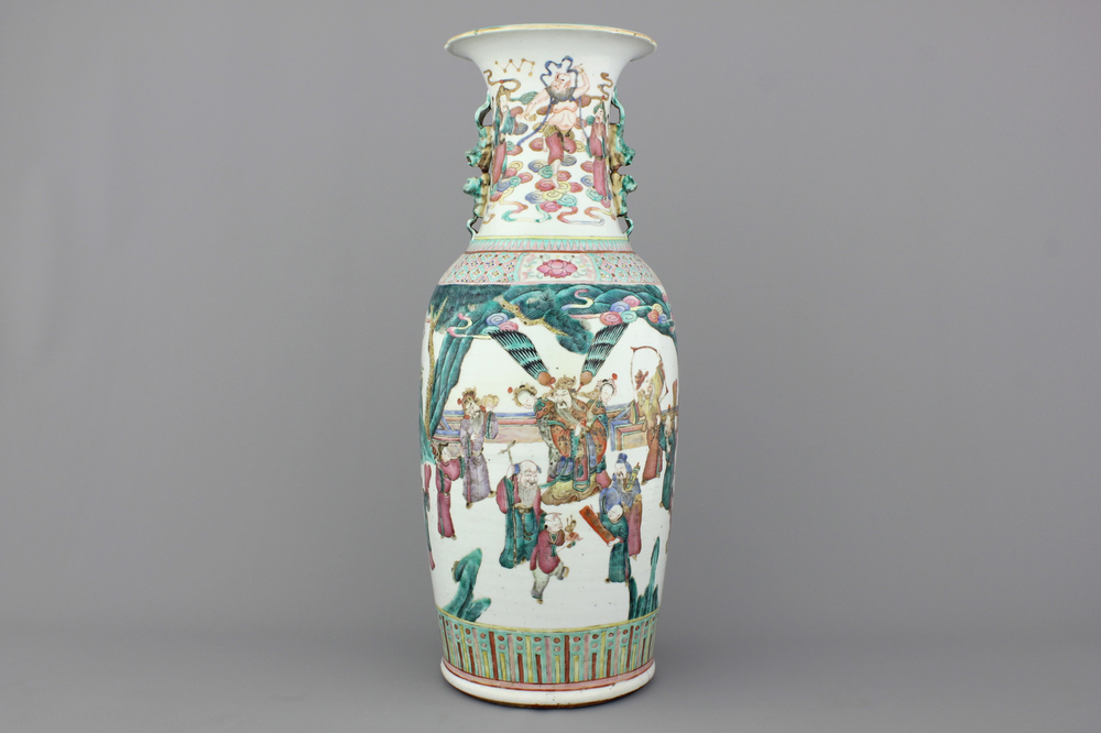 Vaas in Chinees porselein met Onsterfelijken, famille rose, 19e eeuw