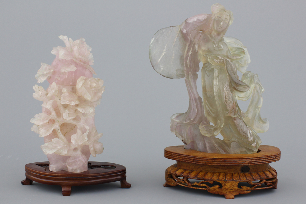 Twee Chinese figuren in gesculpteerde roze kwarts, 19e-20e eeuw