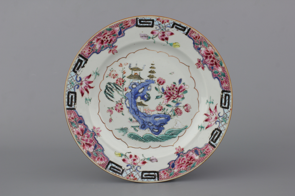 A Chinese porcelain famille rose plate, Yongzheng or Qianlong, 18th C.