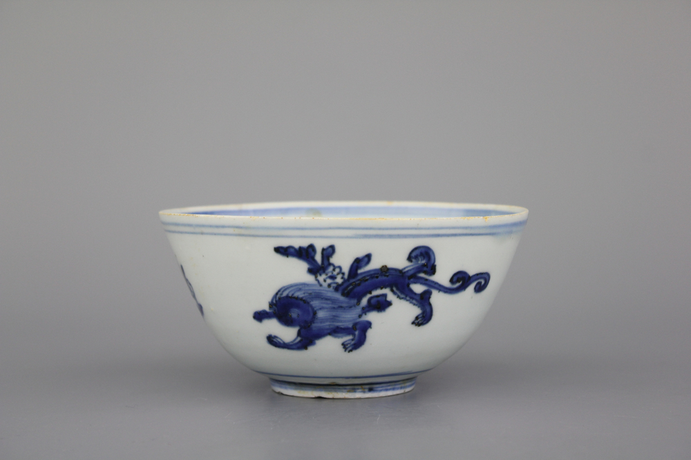 Bol en porcelaine de Chine, bleu et blanc, p&eacute;riode de Transition, 17e