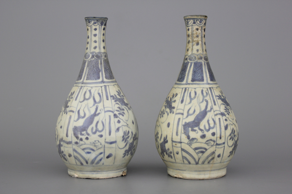 A pair Chinese porcelain blue and white Wan-Li Hatcher Cargo bottle vases, ca. 1643