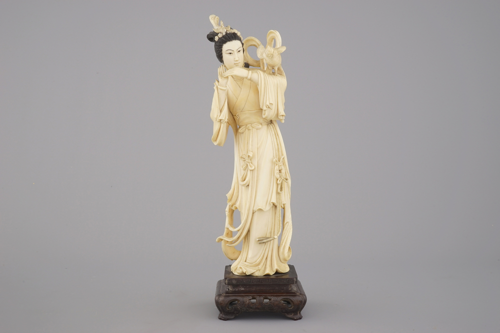 Figure chinoise de guanyin en ivoire sculpt&eacute;, 19e-20e