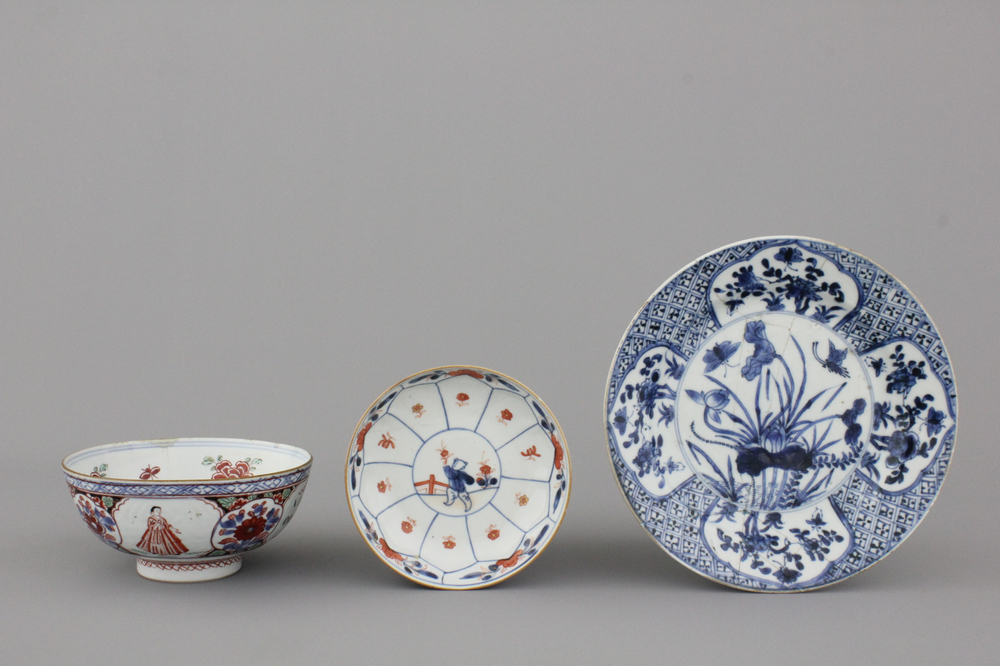 Coupe orangiste peinte en Hollande et deux assiettes, porcelaine de Chine, 18e