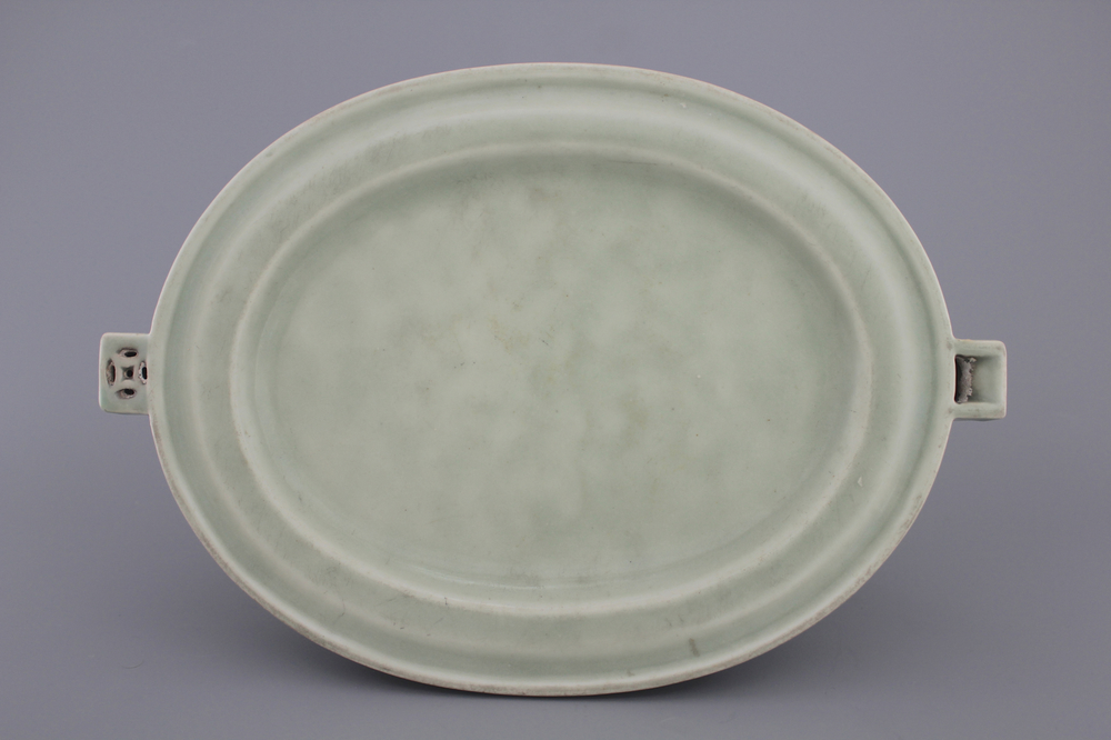 Chauffe-plats en porcelaine de Chine c&eacute;ladon, 18e-19e