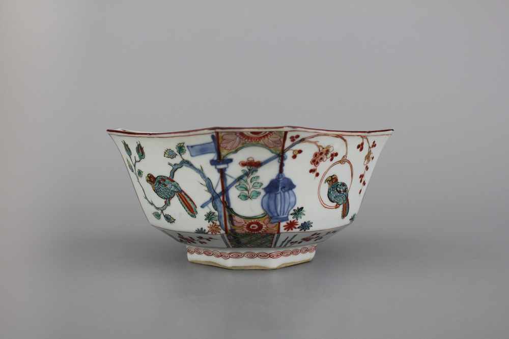 A Dutch-decorated chinese porcelain octagonal Kakiemon style bowl, Qianlong, 18th C.