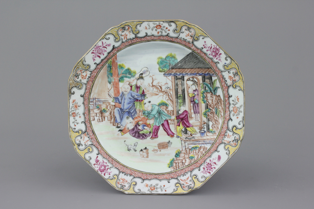 A Chinese porcelain octagonal mandarin plate, Qianlong, 18th C.