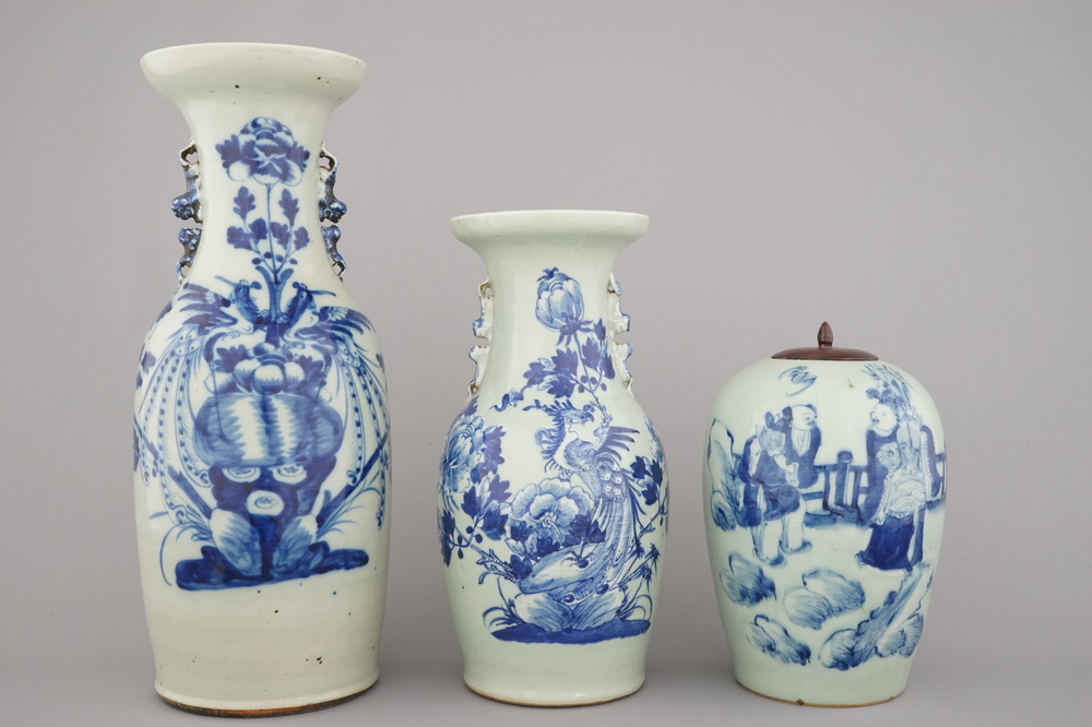 A set of 3 Chinese porcelain celadon vases, 19/20th C.